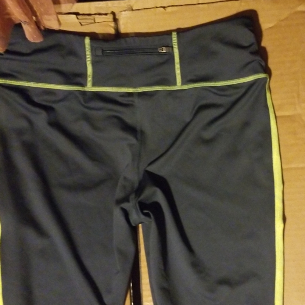 Under Armor - Picture 3 of 4